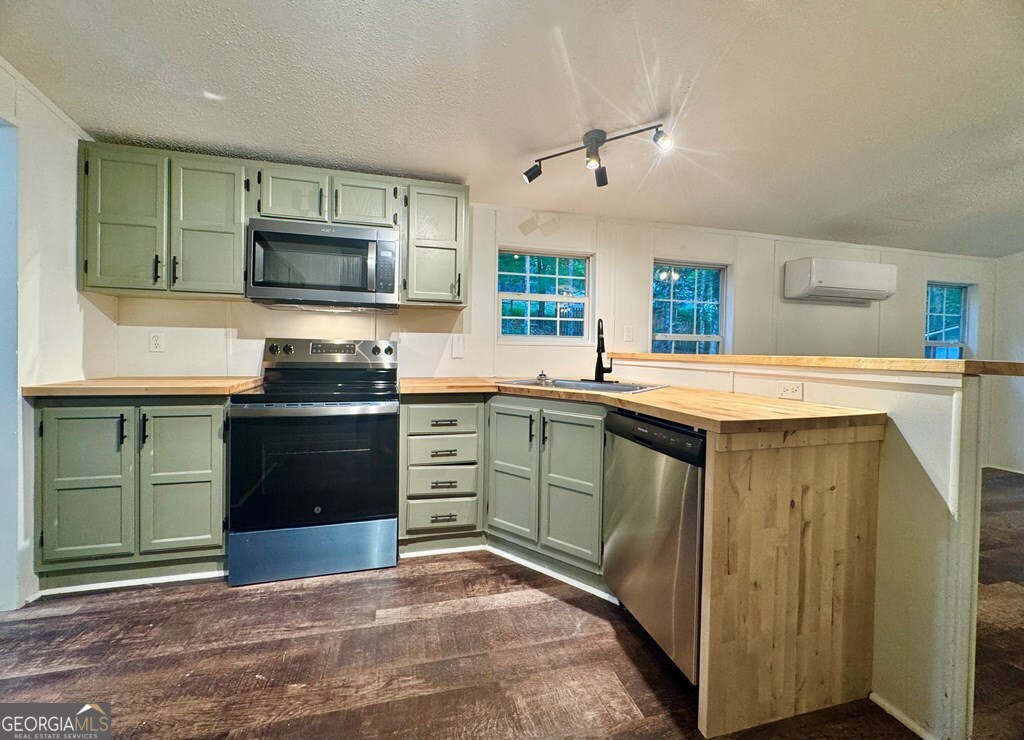 459 Vandora Suits RD