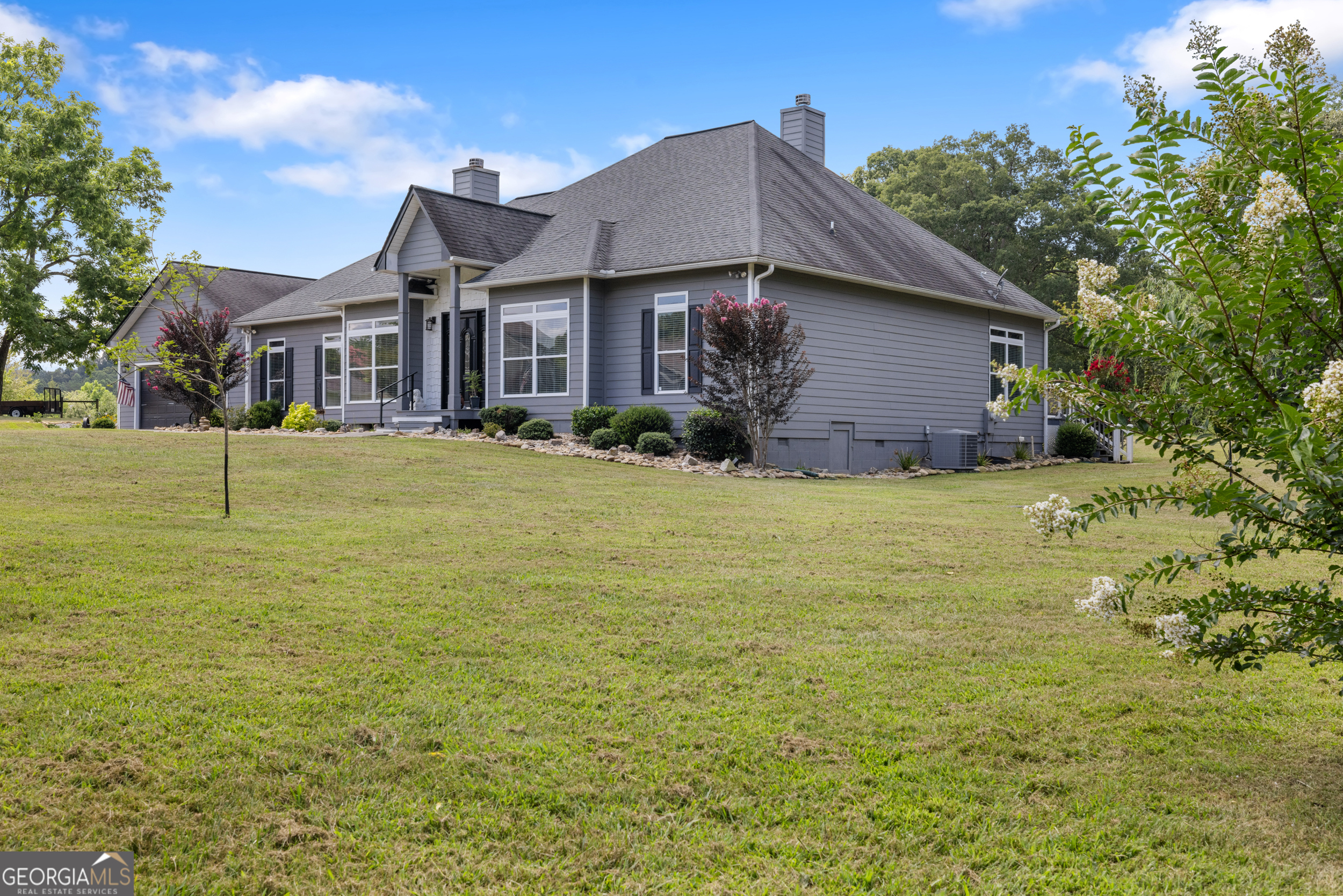 1502 Smithfield LN
