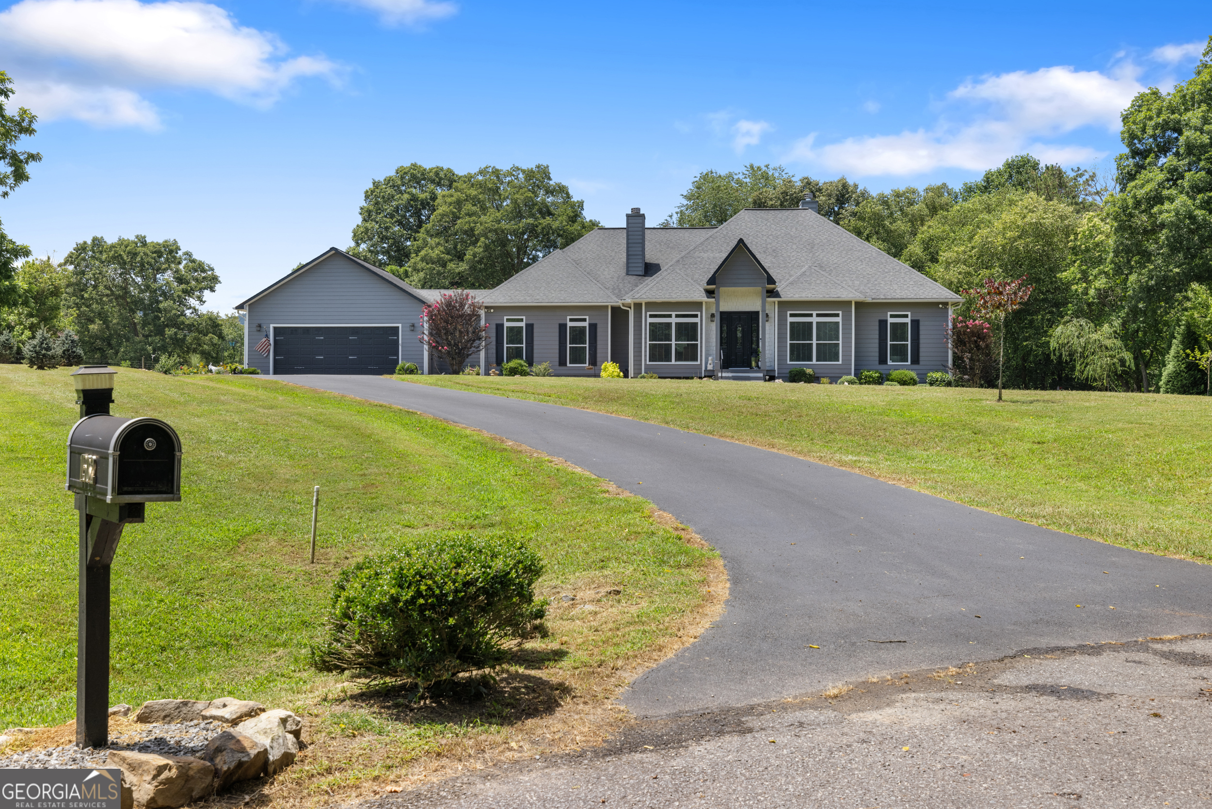 1502 Smithfield LN