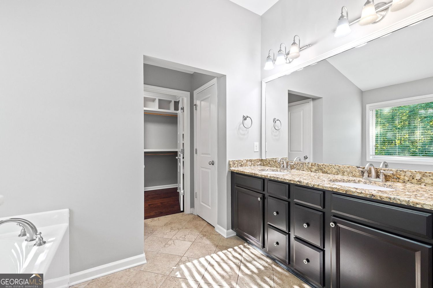 Roswell, Georgia 30076, United States, 4 Bedrooms Bedrooms, ,4 BathroomsBathrooms,Residential,Active,168508