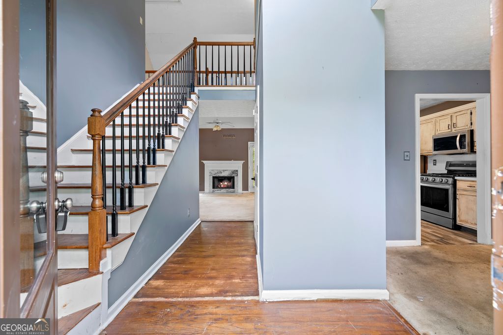 Photo of 6231 Autumn View Court NW, Acworth, GA 30101 (MLS # 10774490)