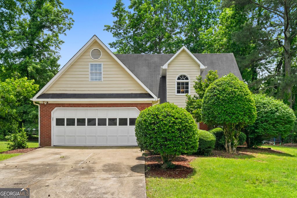 Photo of 6231 Autumn View Court NW, Acworth, GA 30101 (MLS # 10774490)