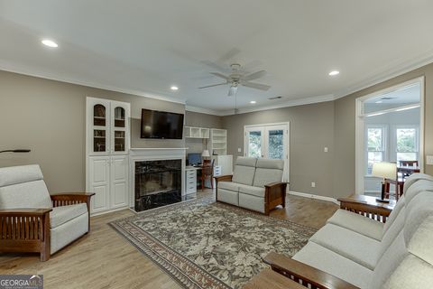 Single Family Residence in Loganville GA 3830 Glen Ian Drive 17.jpg