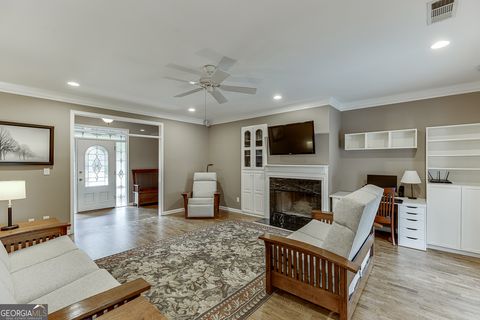 Single Family Residence in Loganville GA 3830 Glen Ian Drive 15.jpg