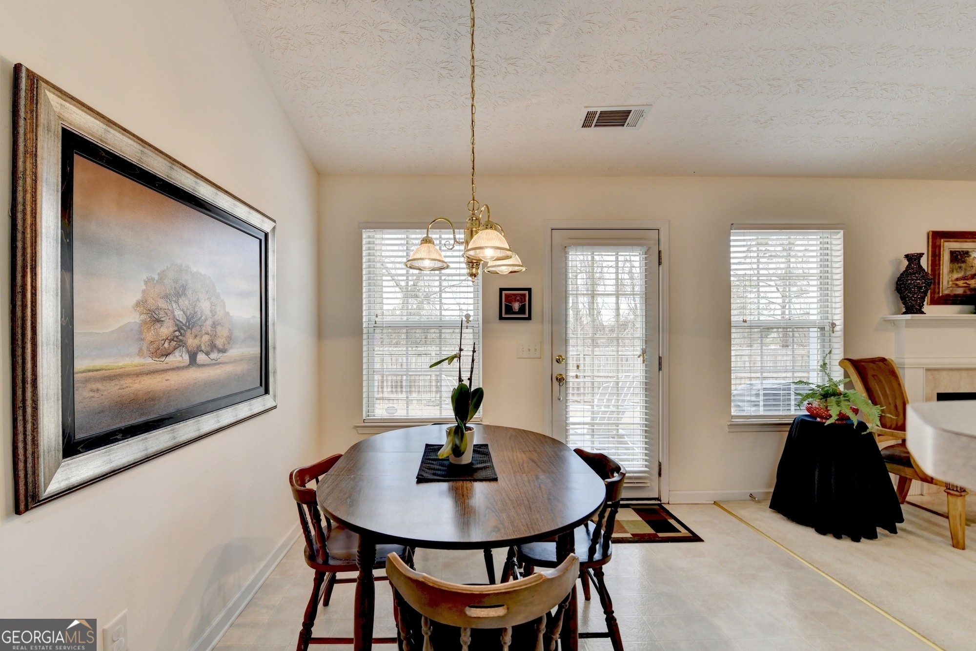 Loganville, Georgia 30052, United States, 3 Bedrooms Bedrooms, ,2 BathroomsBathrooms,Residential,Pending,18487