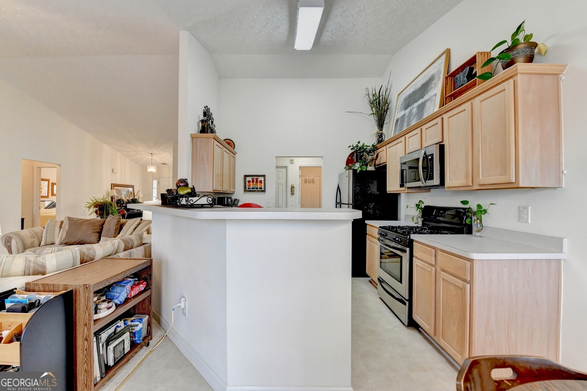 Loganville, Georgia 30052, United States, 3 Bedrooms Bedrooms, ,2 BathroomsBathrooms,Residential,Pending,18487