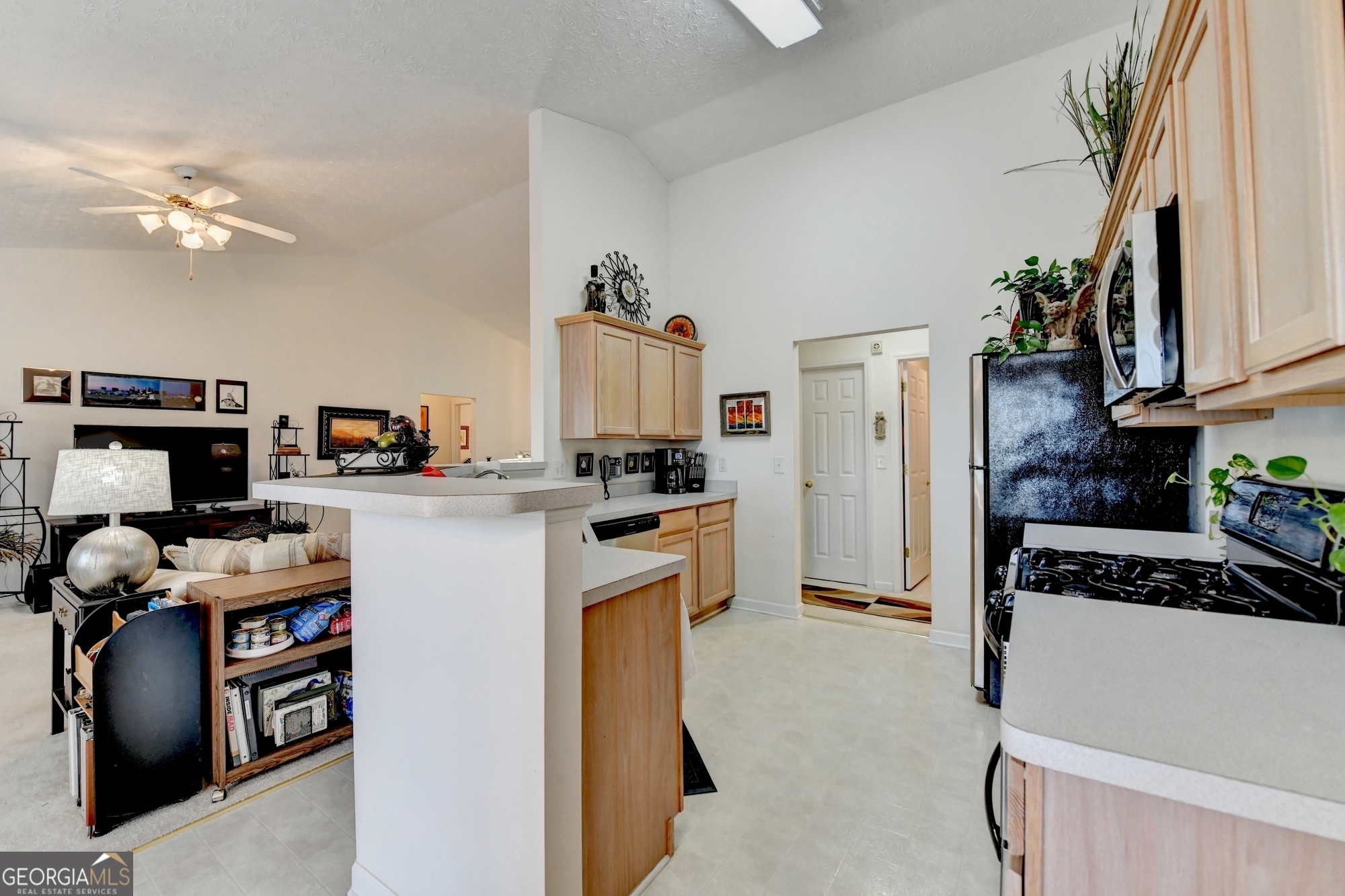 Loganville, Georgia 30052, United States, 3 Bedrooms Bedrooms, ,2 BathroomsBathrooms,Residential,Pending,18487