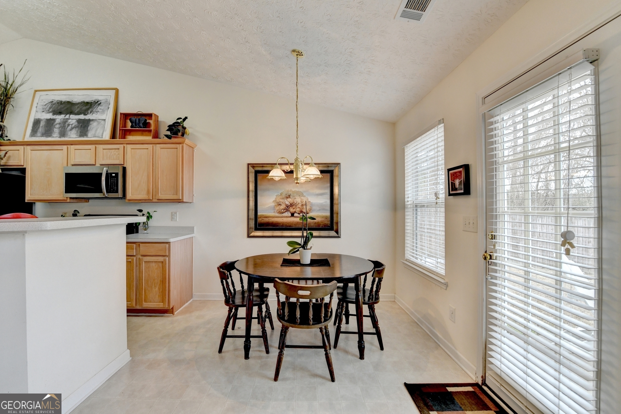 Loganville, Georgia 30052, United States, 3 Bedrooms Bedrooms, ,2 BathroomsBathrooms,Residential,Pending,18487