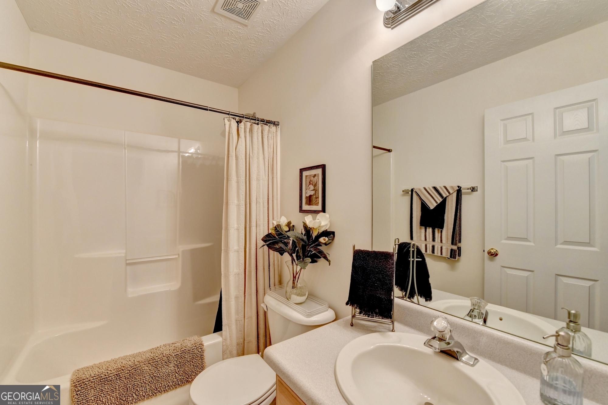 Loganville, Georgia 30052, United States, 3 Bedrooms Bedrooms, ,2 BathroomsBathrooms,Residential,Pending,18487