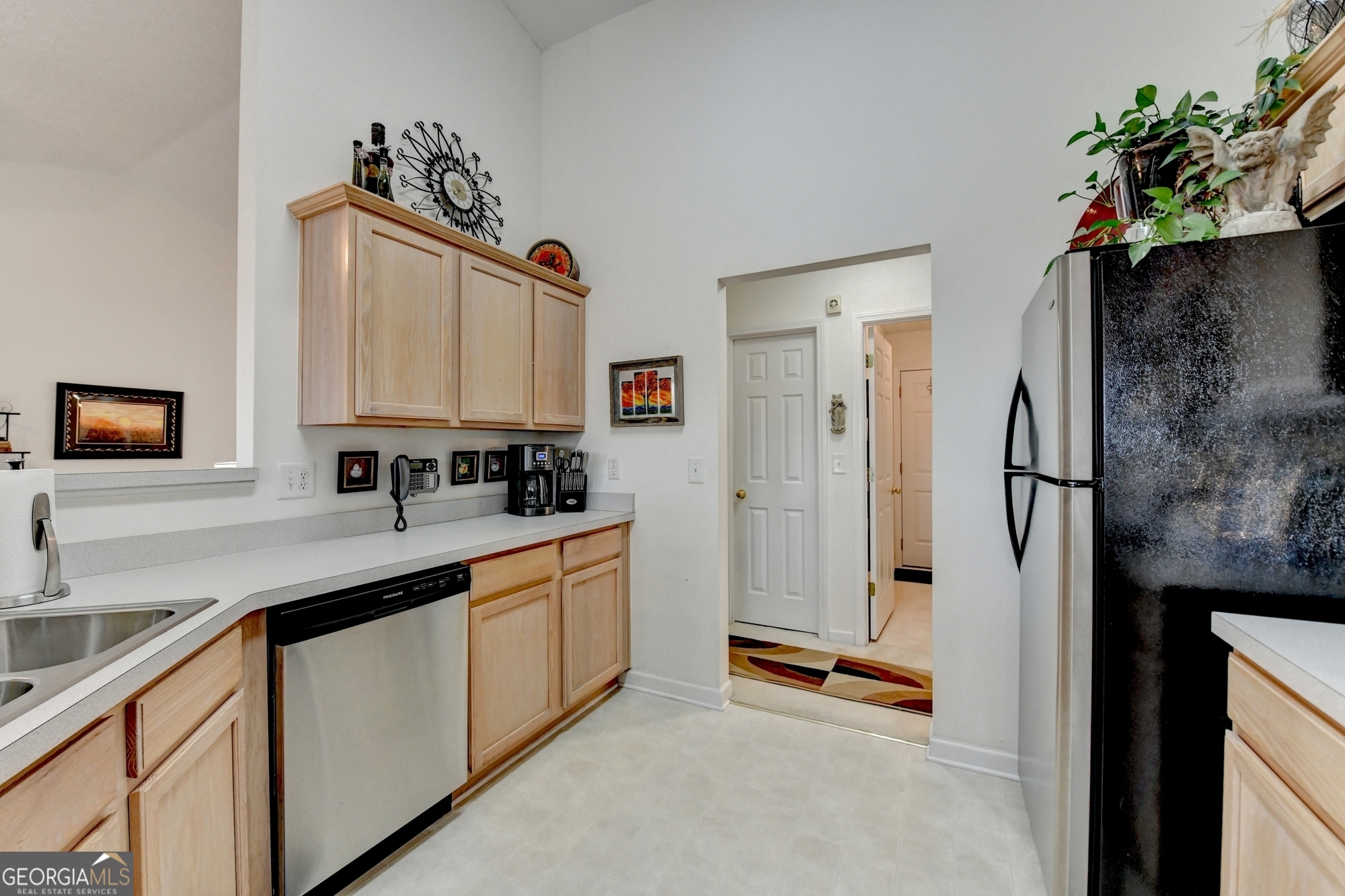 Loganville, Georgia 30052, United States, 3 Bedrooms Bedrooms, ,2 BathroomsBathrooms,Residential,Pending,18487