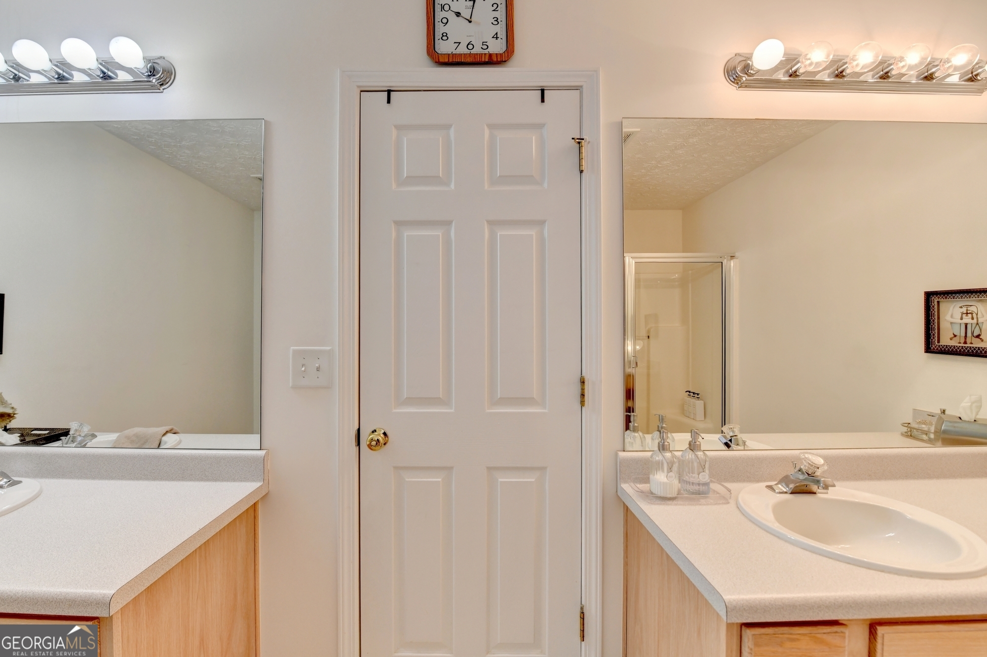 Loganville, Georgia 30052, United States, 3 Bedrooms Bedrooms, ,2 BathroomsBathrooms,Residential,Pending,18487