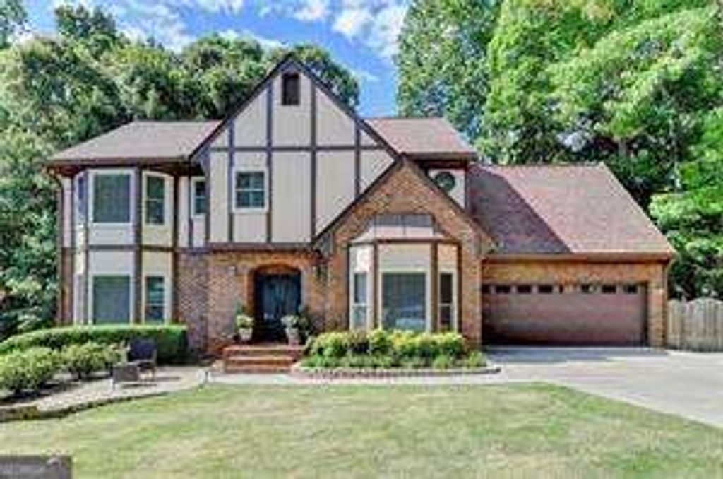 Photo of 350 S Satinwood Place, Roswell, GA 30076 (MLS # 10775098)