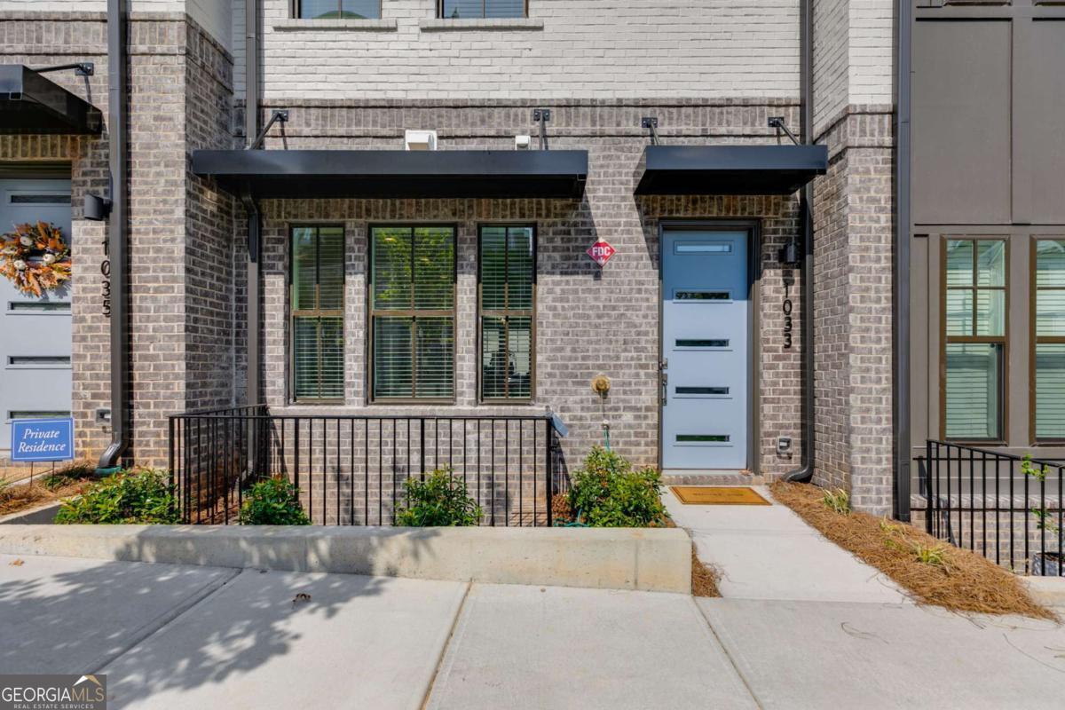 1033 Division ST NW 33
