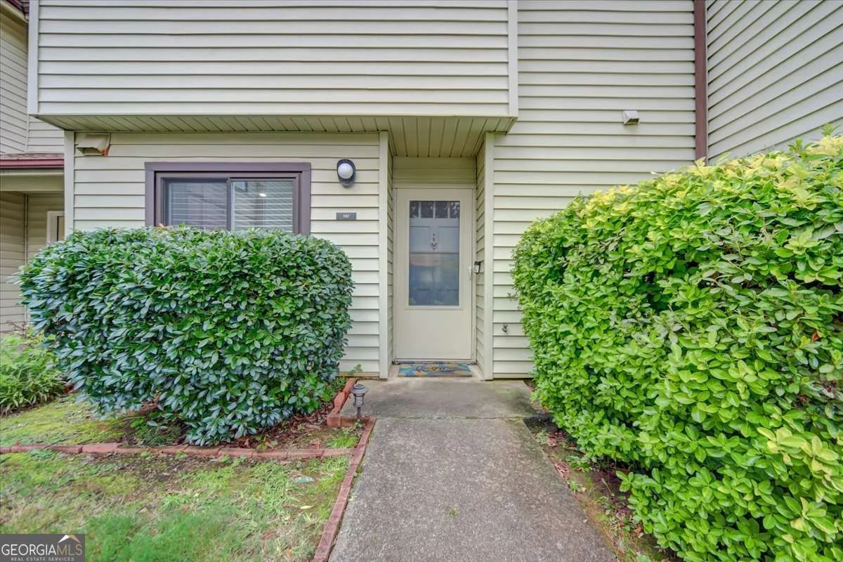 1182 Country Court
