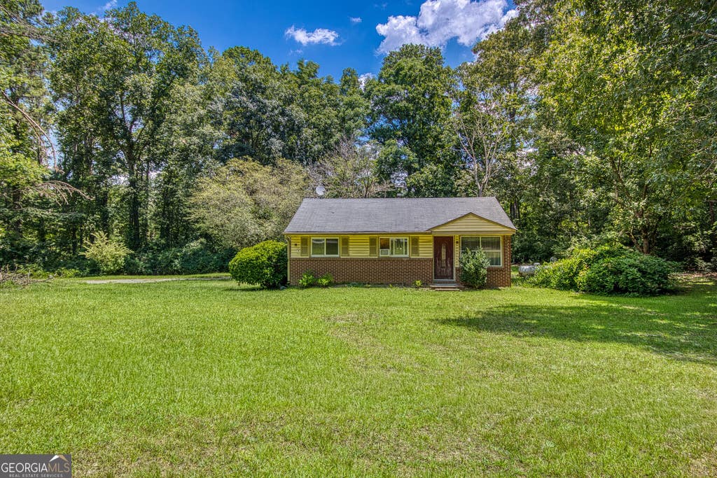 Photo of 219 Peters Road, Fayetteville, GA 30214 (MLS # 10810795)