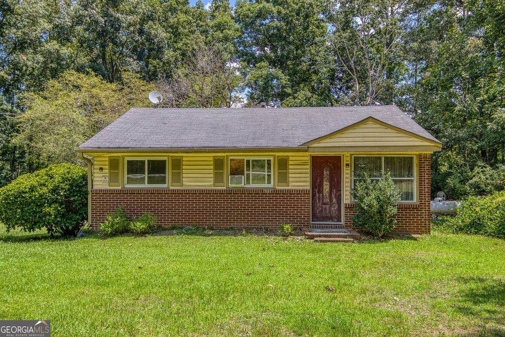 Photo of 219 Peters Road, Fayetteville, GA 30214 (MLS # 10810795)