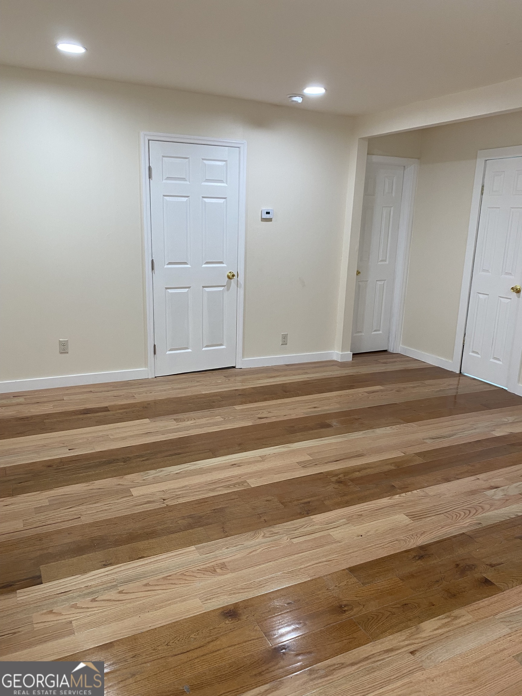 1597 CEDAR AVE