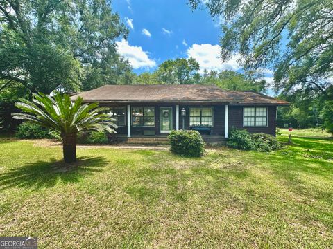 A home in Blackshear