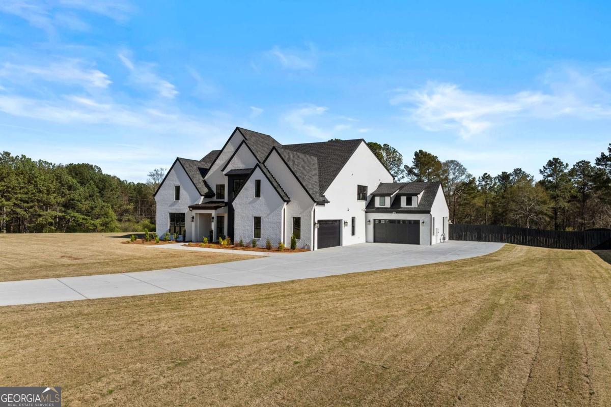 2485 Brooks RD