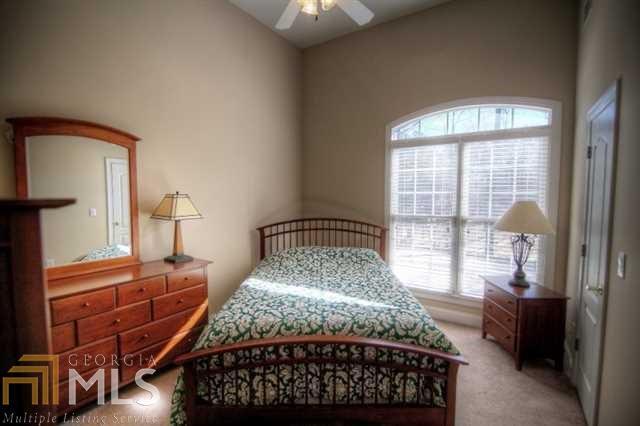 Royal Lakes - Residential