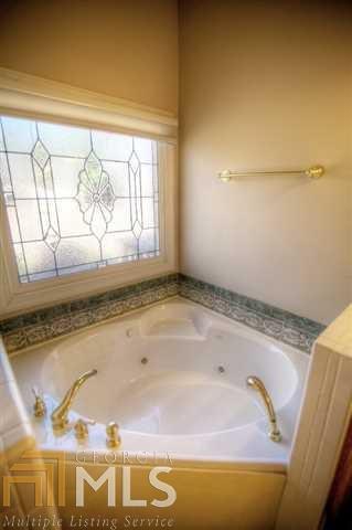 Royal Lakes - Residential