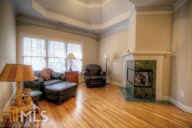Royal Lakes - Residential