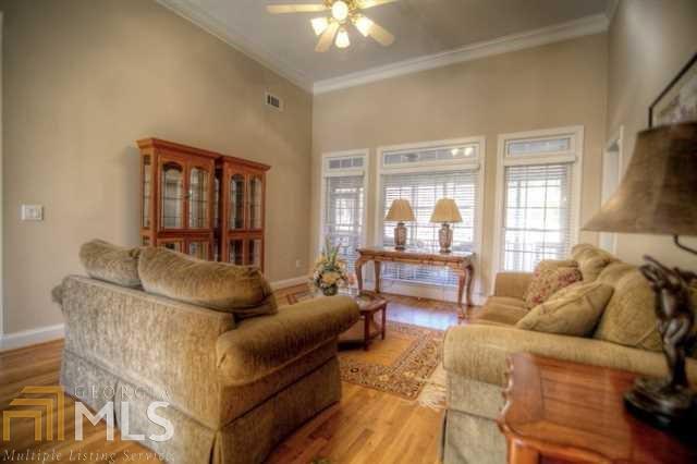 Royal Lakes - Residential