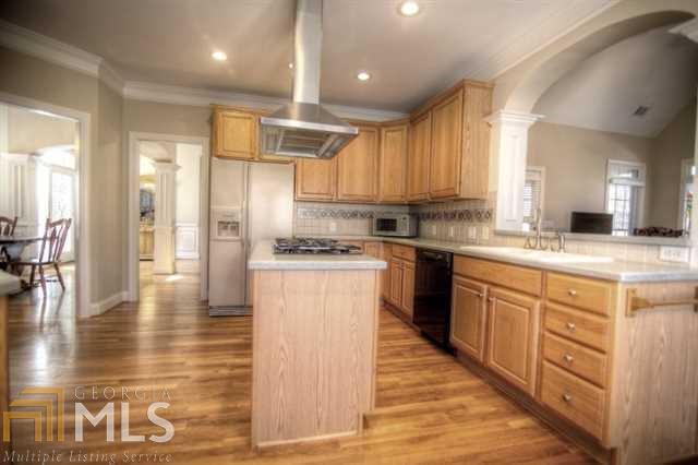Royal Lakes - Residential