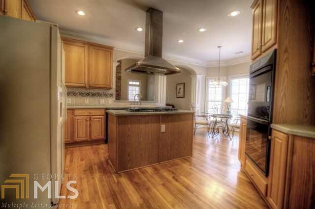 Royal Lakes - Residential