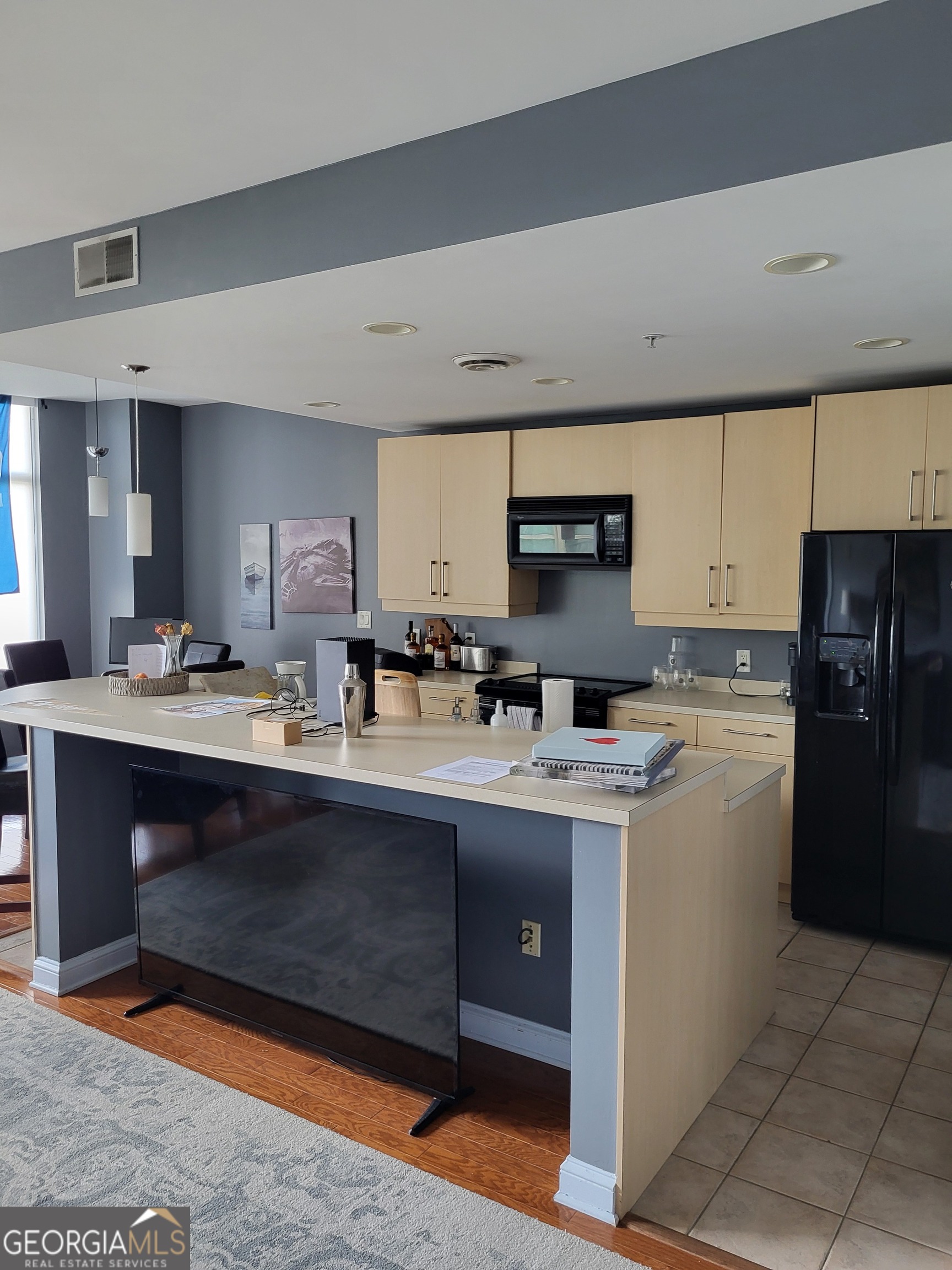 250 Park AVE W 302