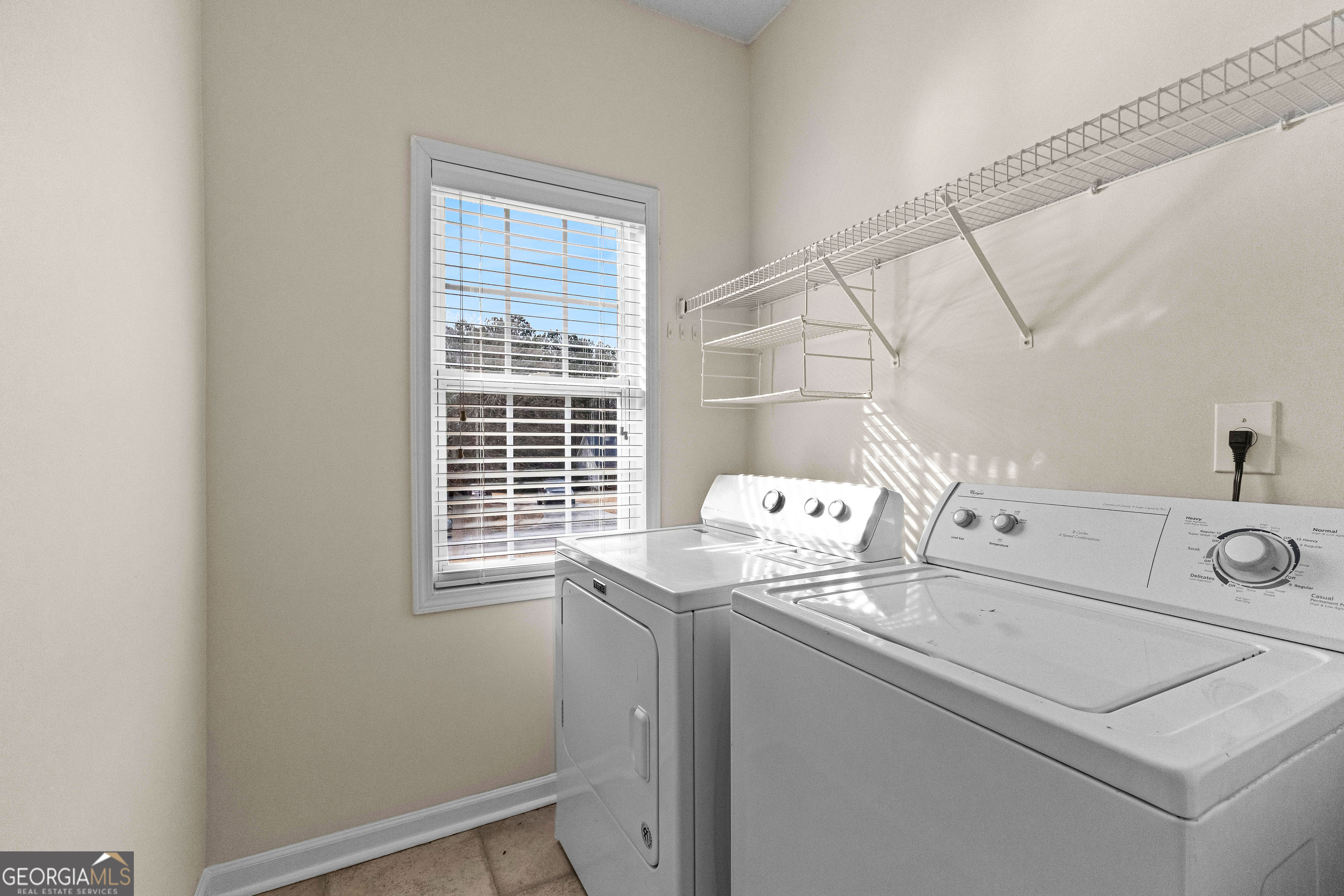 Newnan, Georgia 30265, United States, 3 Bedrooms Bedrooms, ,2 BathroomsBathrooms,Residential,Pending,18127