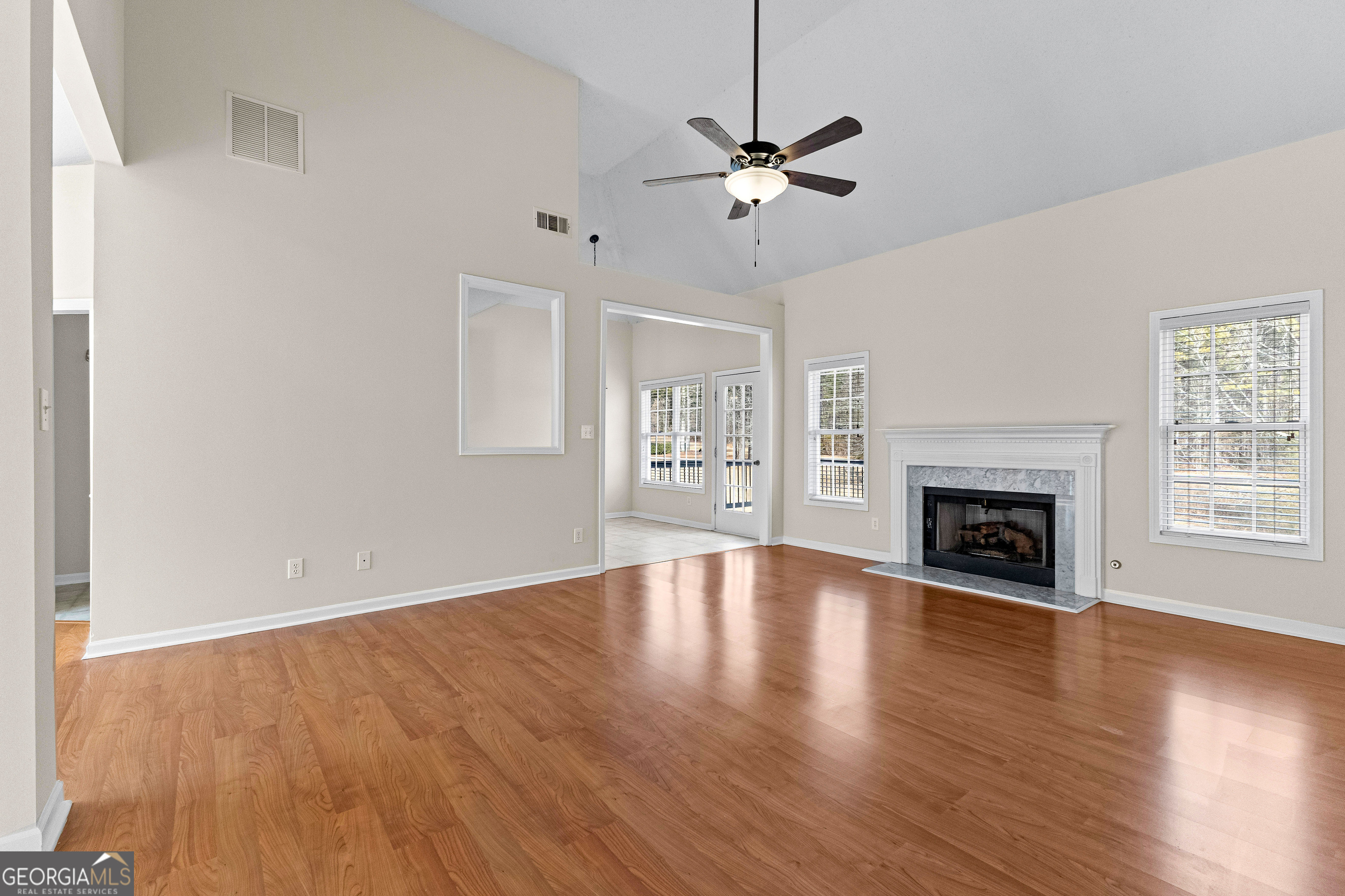 Newnan, Georgia 30265, United States, 3 Bedrooms Bedrooms, ,2 BathroomsBathrooms,Residential,Pending,18127