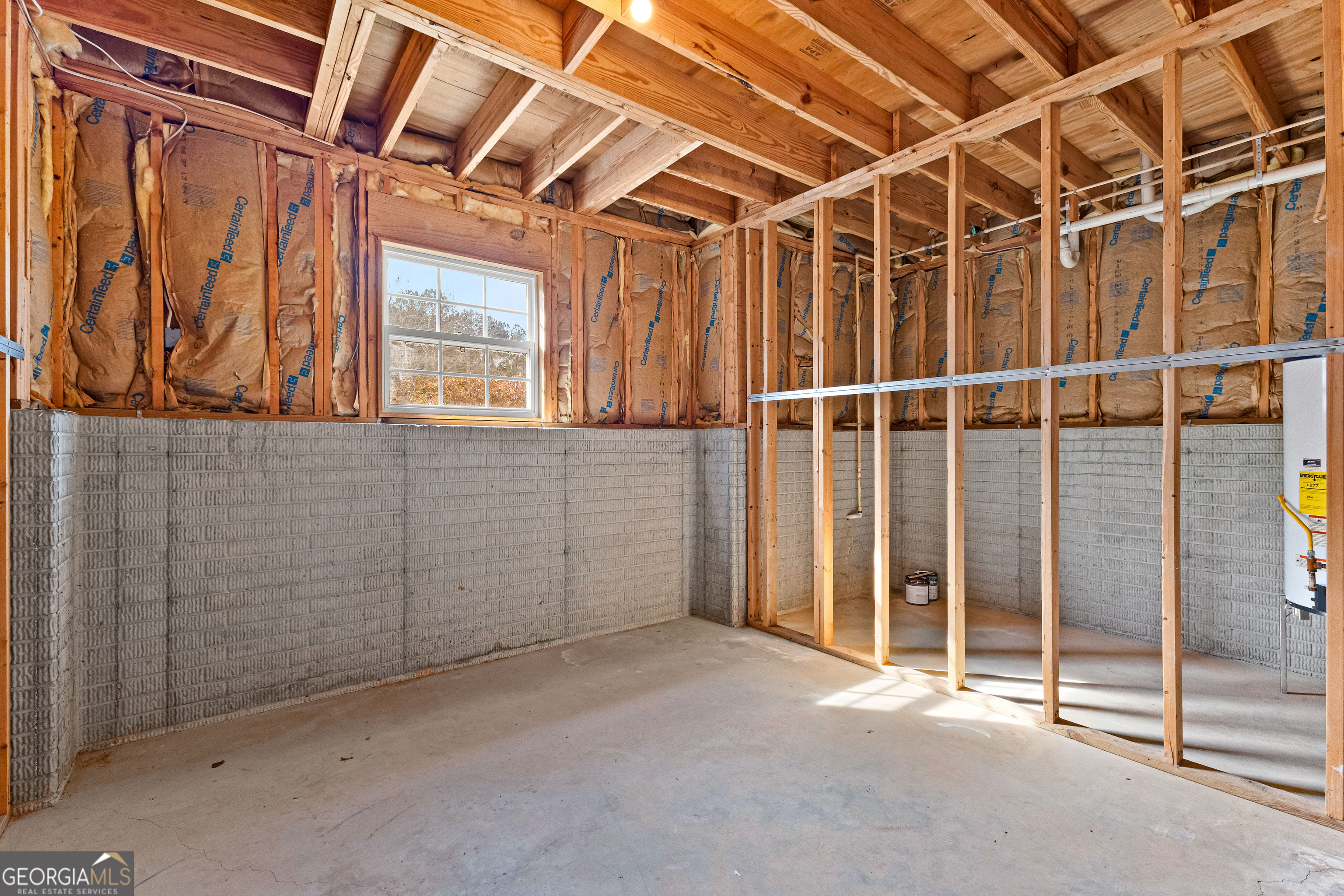 Newnan, Georgia 30265, United States, 3 Bedrooms Bedrooms, ,2 BathroomsBathrooms,Residential,Pending,18127