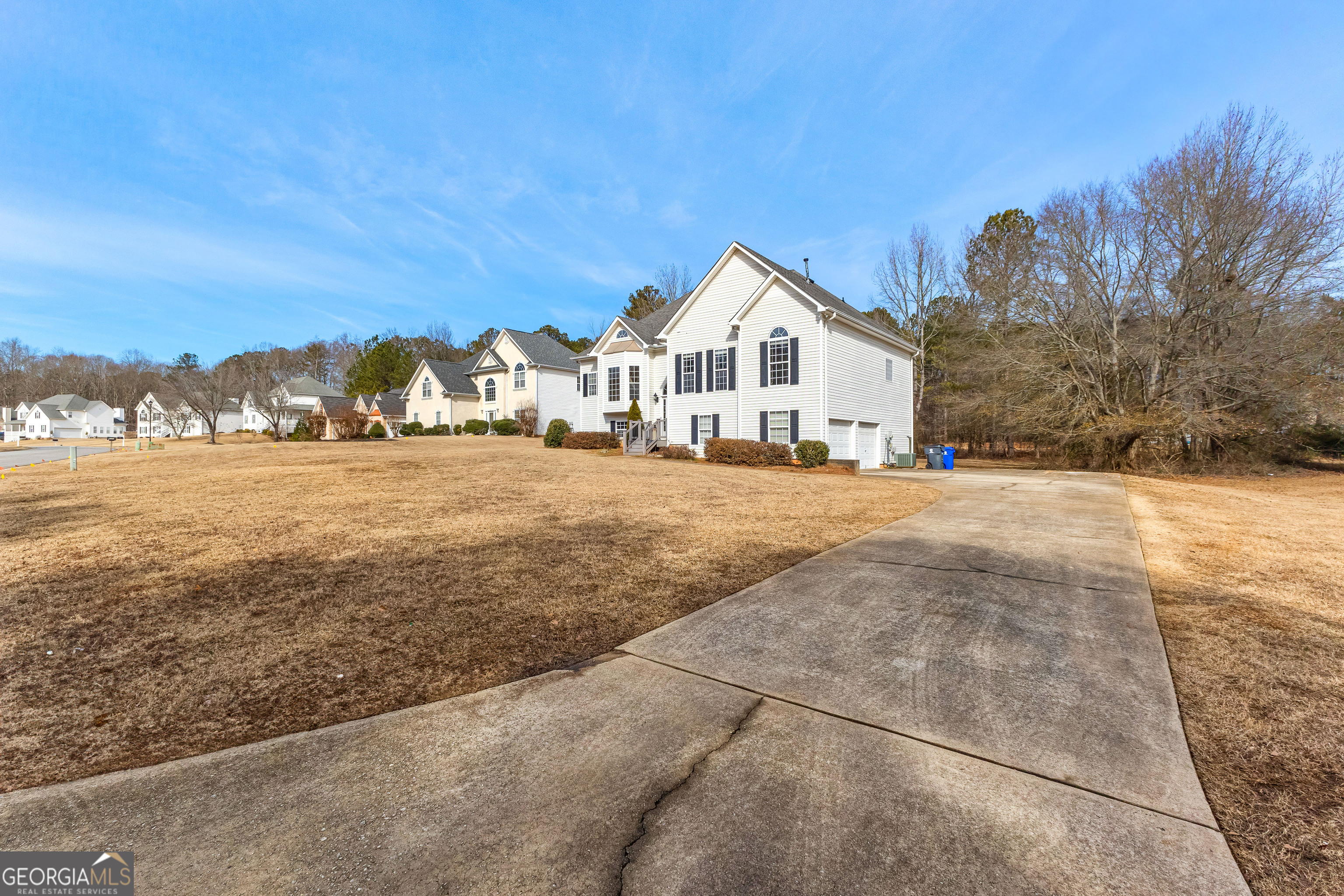 Newnan, Georgia 30265, United States, 3 Bedrooms Bedrooms, ,2 BathroomsBathrooms,Residential,Pending,18127