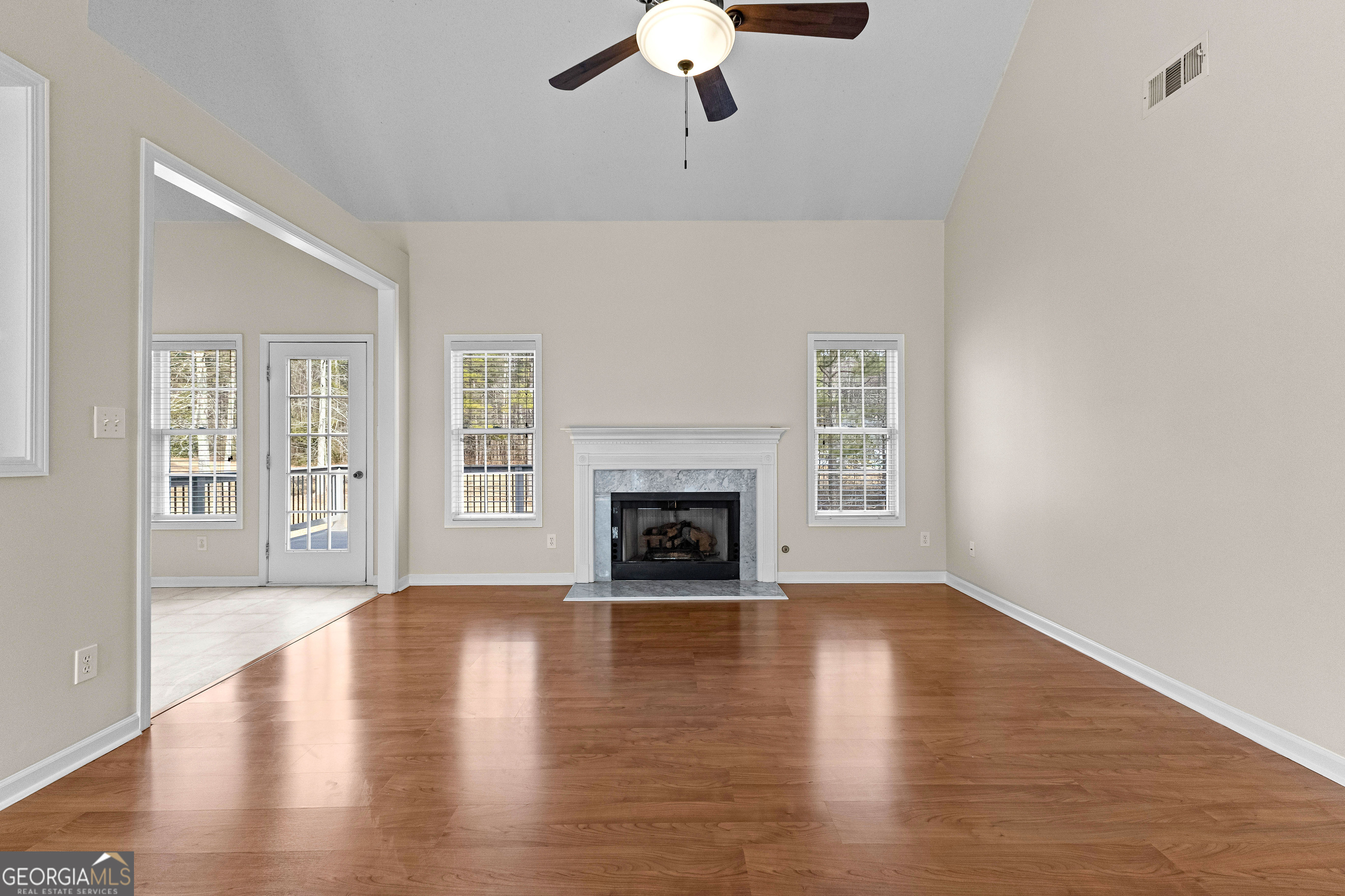 Newnan, Georgia 30265, United States, 3 Bedrooms Bedrooms, ,2 BathroomsBathrooms,Residential,Pending,18127