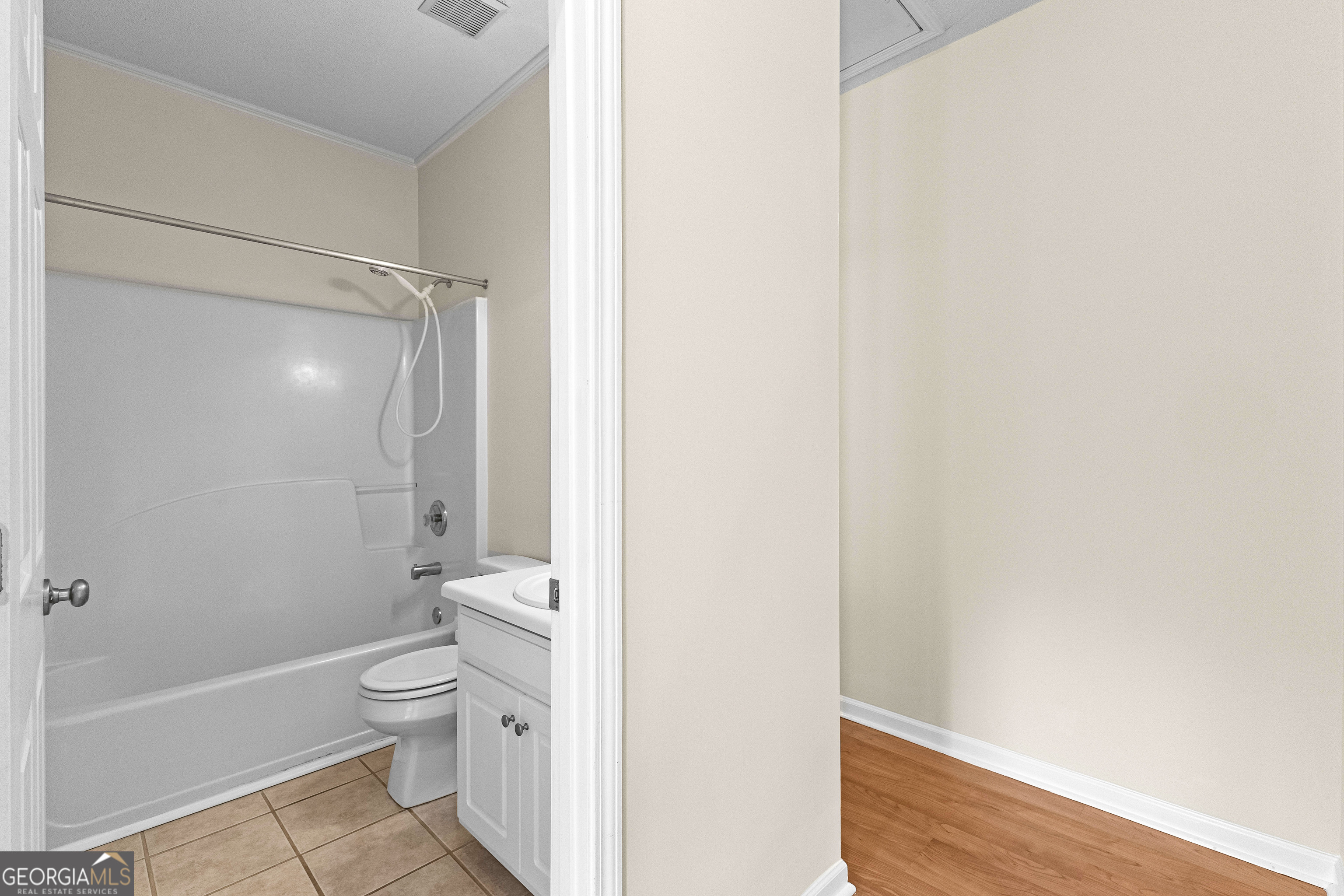 Newnan, Georgia 30265, United States, 3 Bedrooms Bedrooms, ,2 BathroomsBathrooms,Residential,Pending,18127