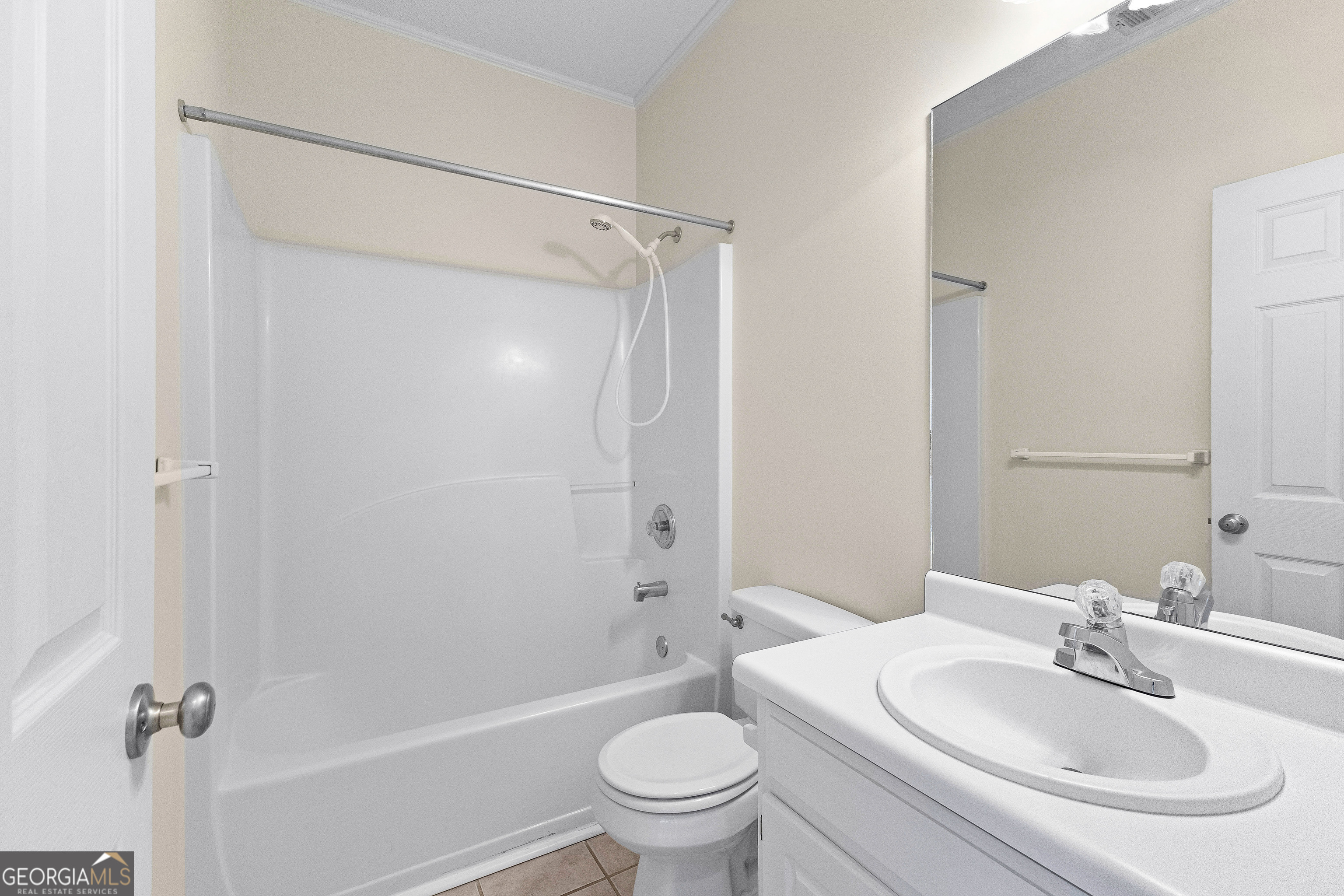 Newnan, Georgia 30265, United States, 3 Bedrooms Bedrooms, ,2 BathroomsBathrooms,Residential,Pending,18127