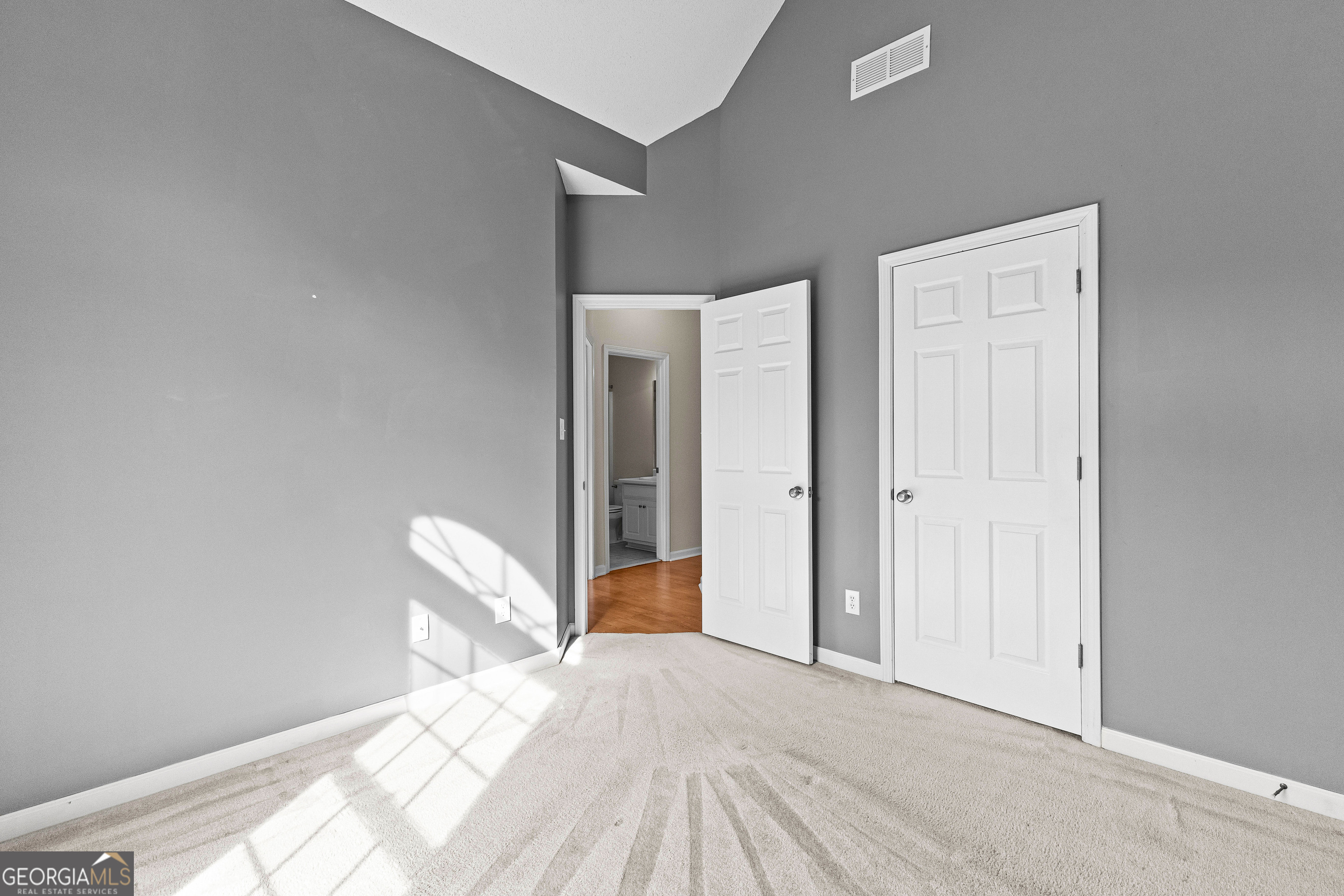 Newnan, Georgia 30265, United States, 3 Bedrooms Bedrooms, ,2 BathroomsBathrooms,Residential,Pending,18127