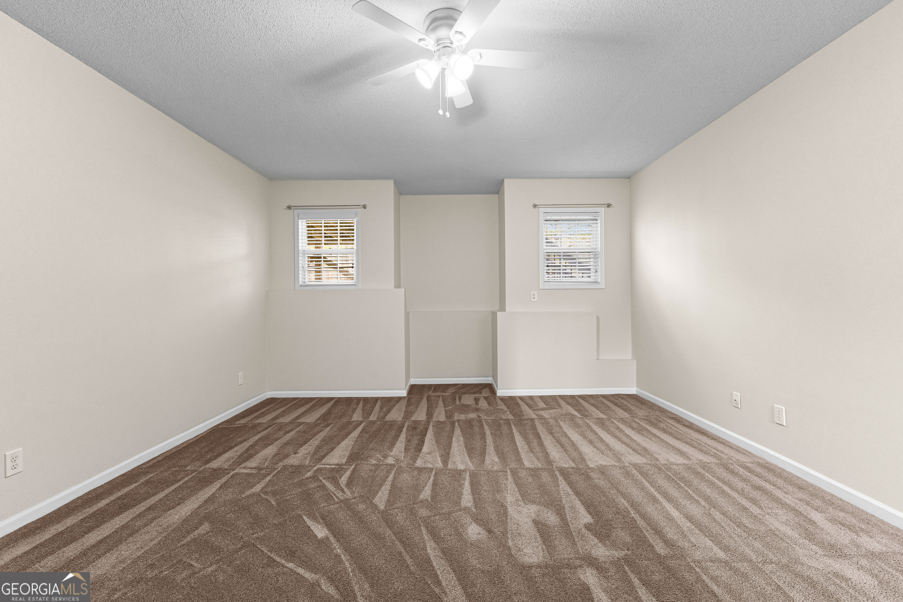 Newnan, Georgia 30265, United States, 3 Bedrooms Bedrooms, ,2 BathroomsBathrooms,Residential,Pending,18127