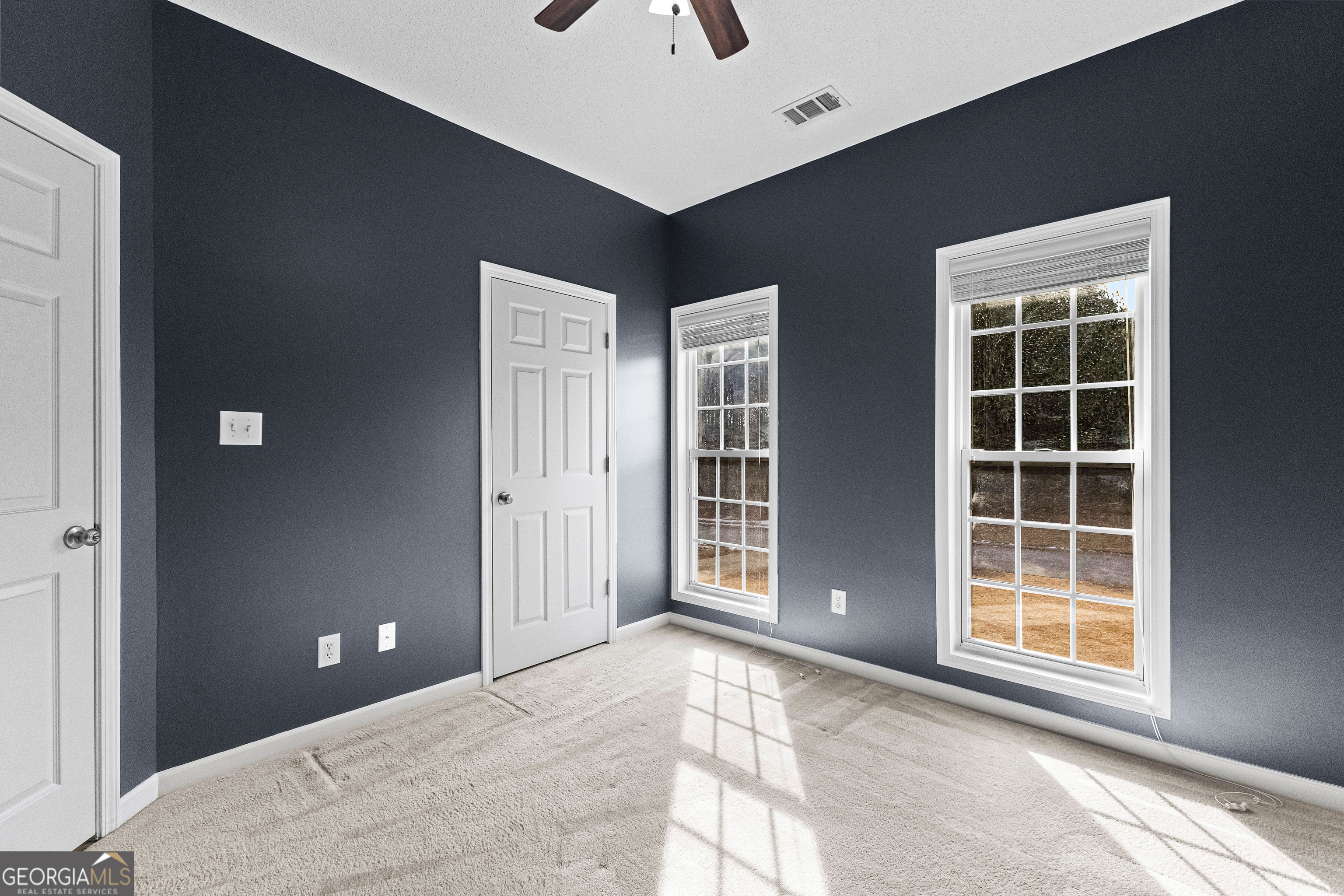 Newnan, Georgia 30265, United States, 3 Bedrooms Bedrooms, ,2 BathroomsBathrooms,Residential,Pending,18127