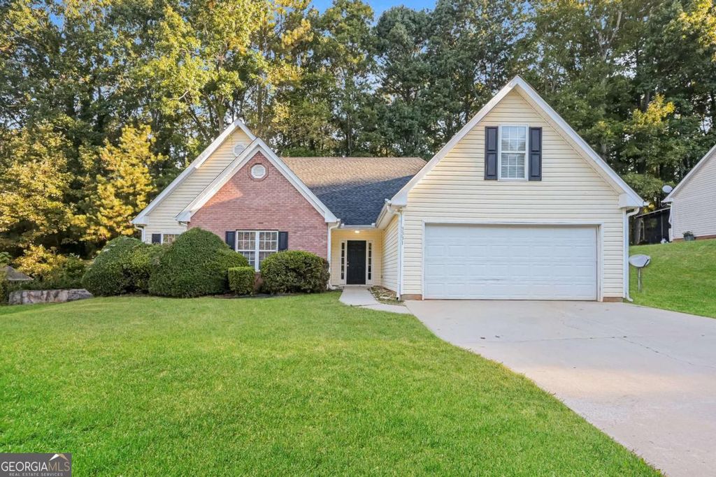 Photo of 3331 Glen Summit Lane, Snellville, GA 30039 (MLS # 10625708)