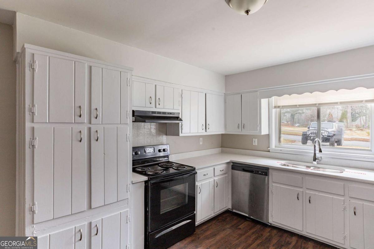 1561 Rupert RD