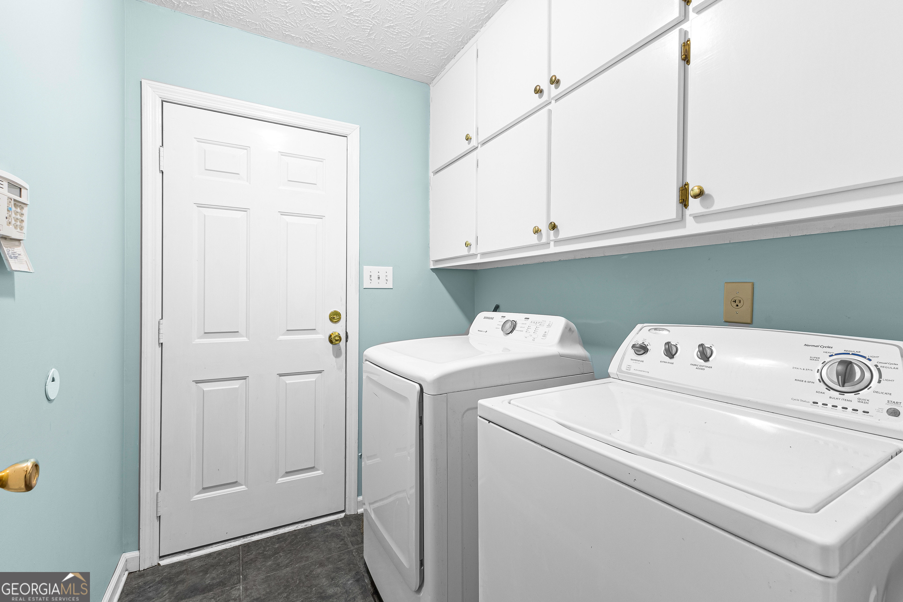 Fayetteville, Georgia 30214, United States, 3 Bedrooms Bedrooms, ,2 BathroomsBathrooms,Residential,Pending,80456