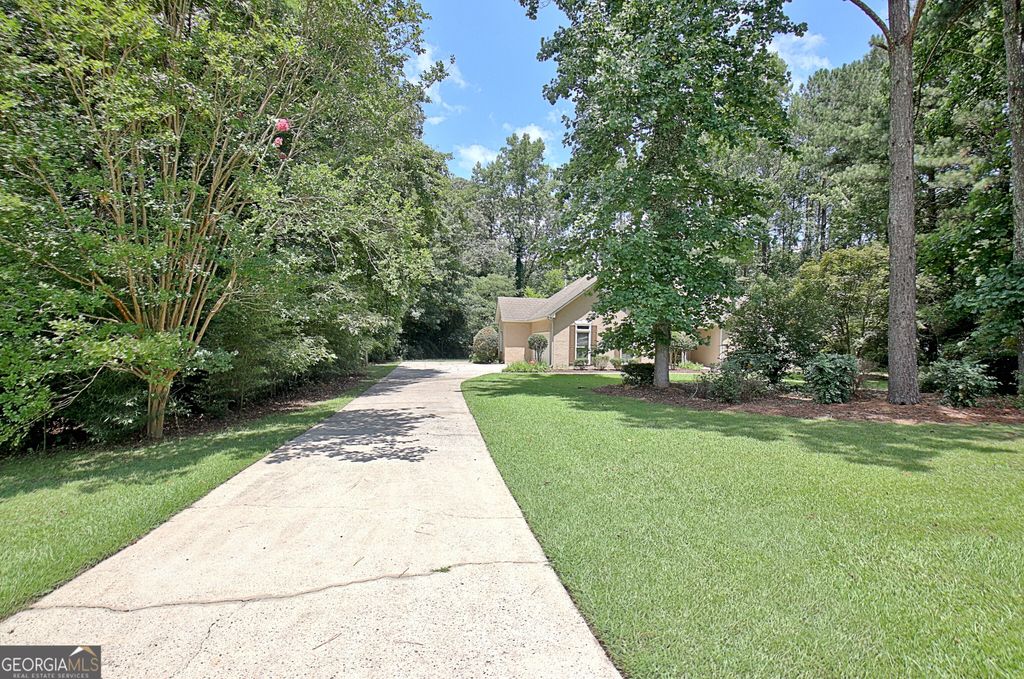 Photo of 315 Felton Drive, Fayetteville, GA 30214 (MLS # 10808692)
