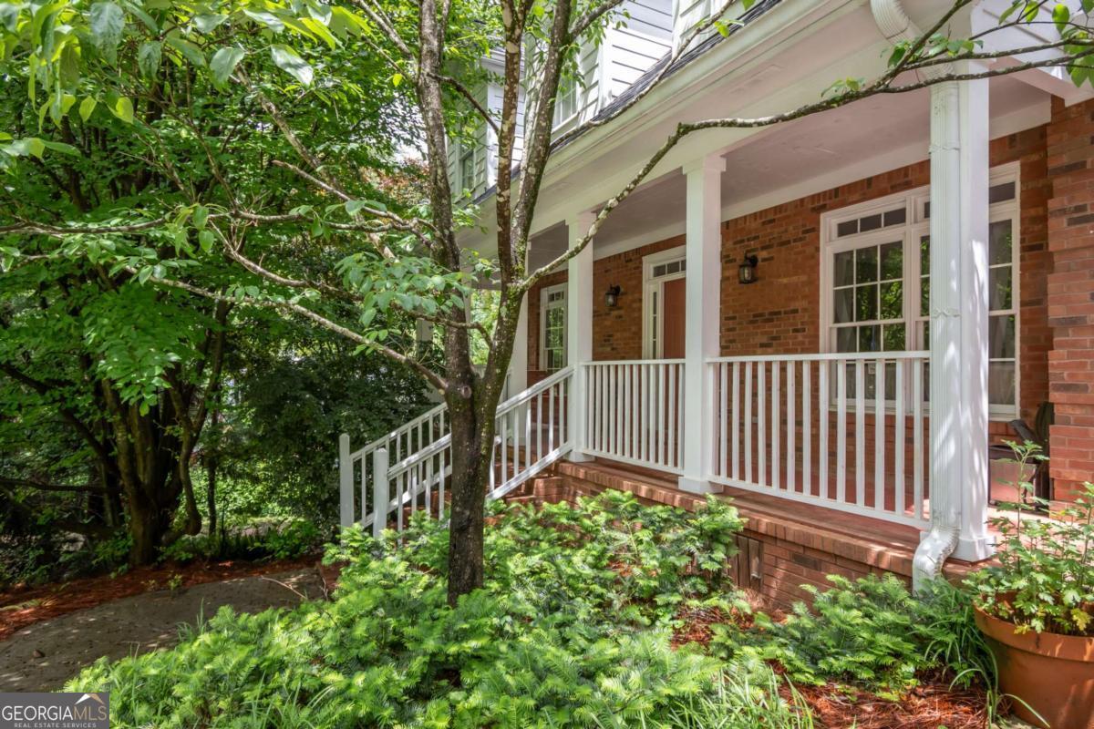 127 Chestnut LN