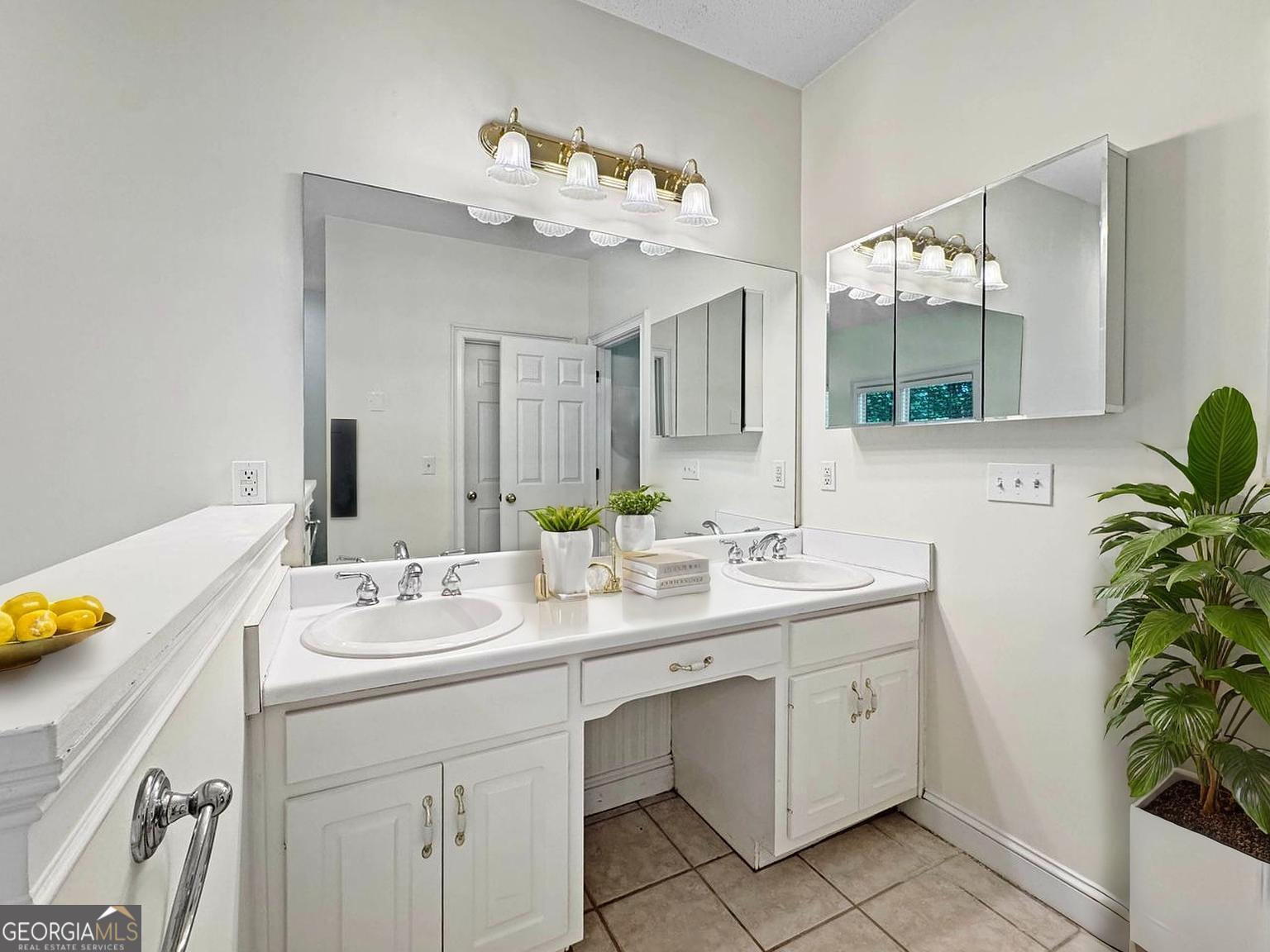 Newnan, Georgia 30263, United States, 3 Bedrooms Bedrooms, ,3 BathroomsBathrooms,Residential,Active,178493