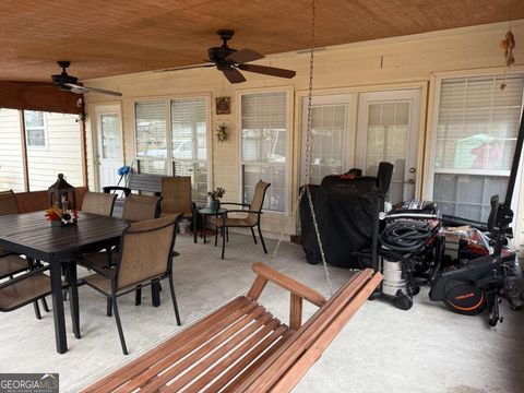 A home in Baxley