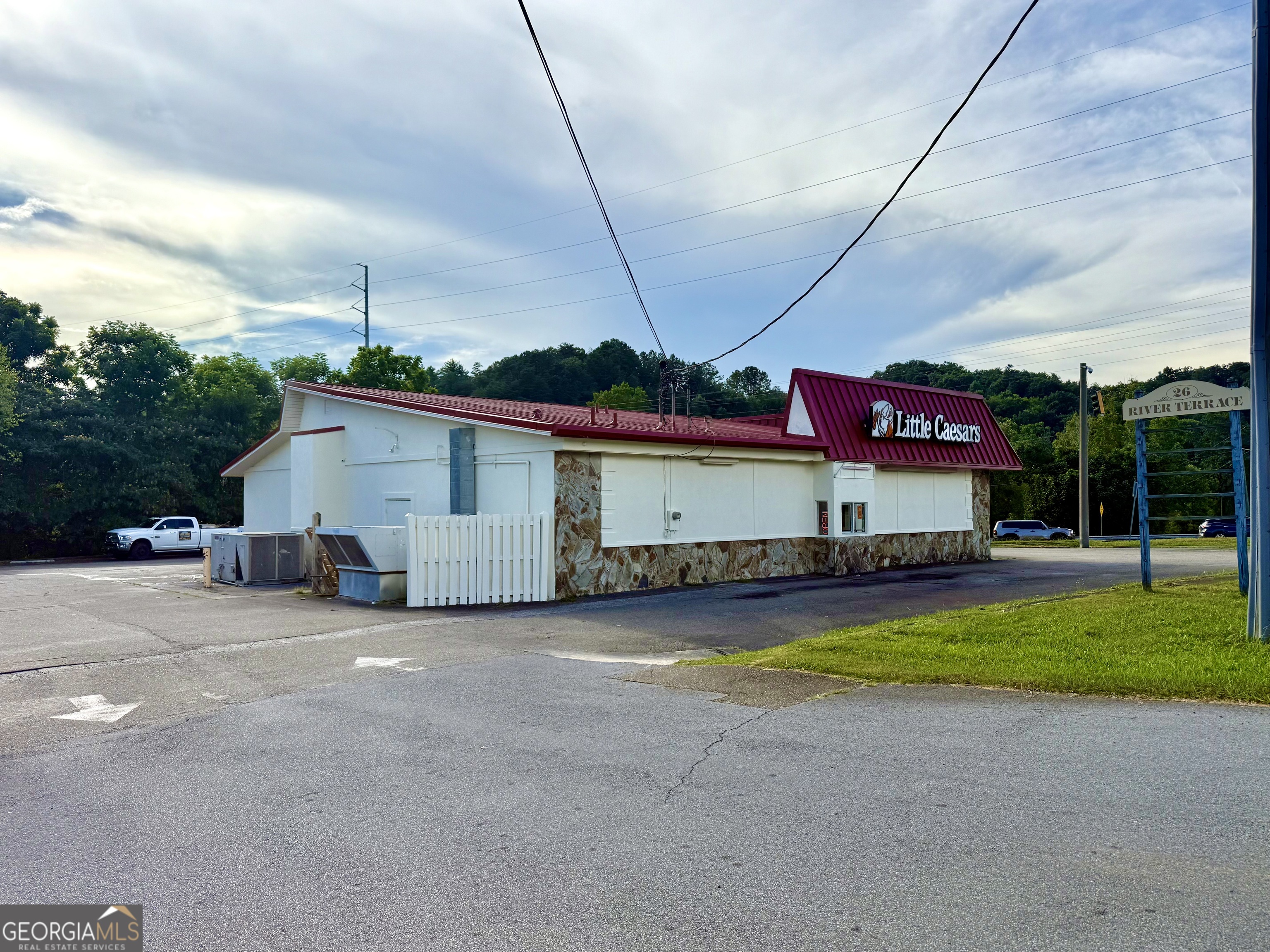 76 Industrial BLVD