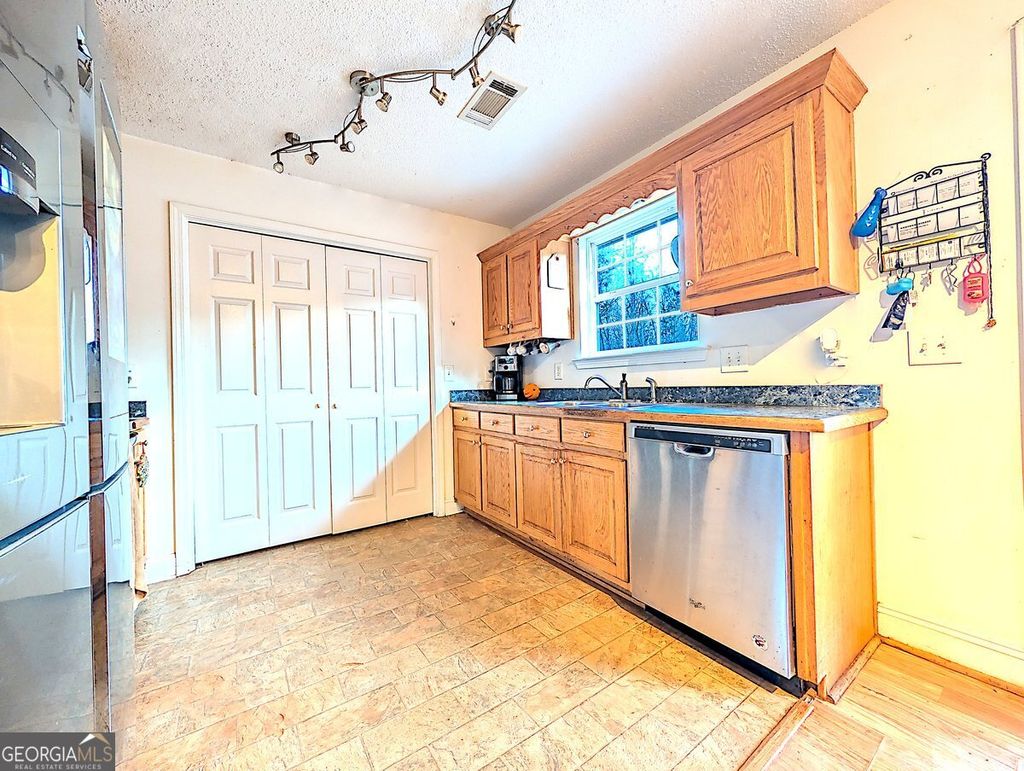 Photo of 571 Suttles Road, Martin, GA 30557 (MLS # 10684622)