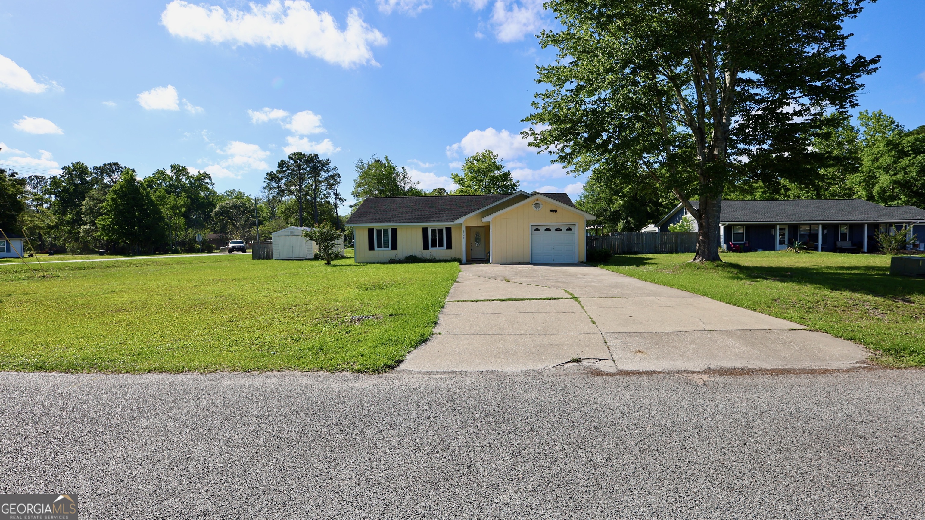 101 Willow Lake DR